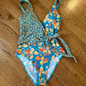 Summersalt size 4 swimsuit!